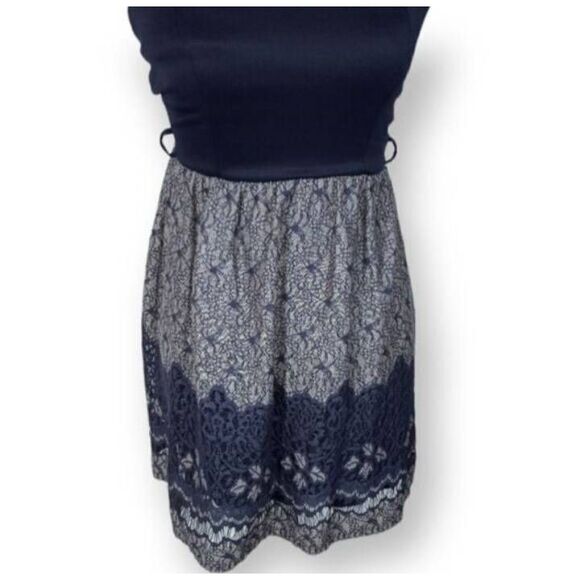 JANUARY 7 NAVY & WHITE STRAPLESS DRESS SZ.S EUC BELT NOT INCLUDED. - Picture 4 of 7